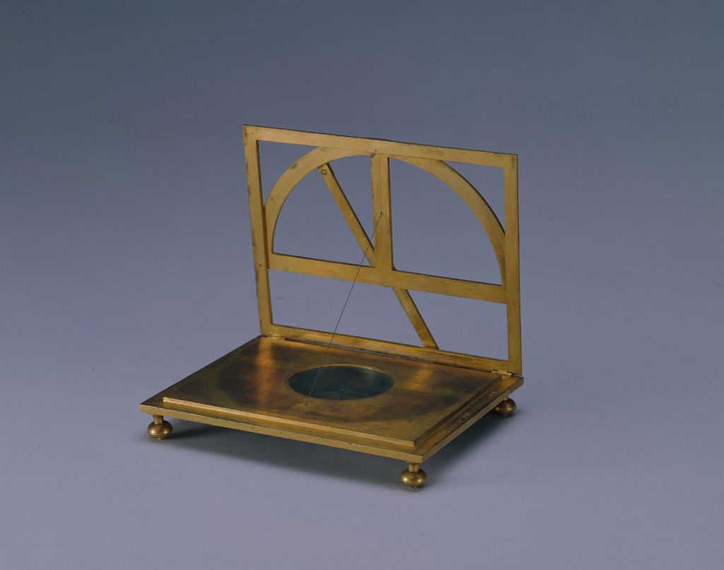 图片[1]-Royal copper-plated half-round horizon sundial-China Archive